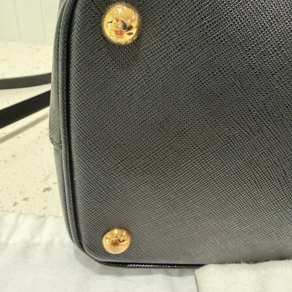 Authentic Prada large Saffiano Leather Bag -  (Retails for $5100) - Picture 15 of 16